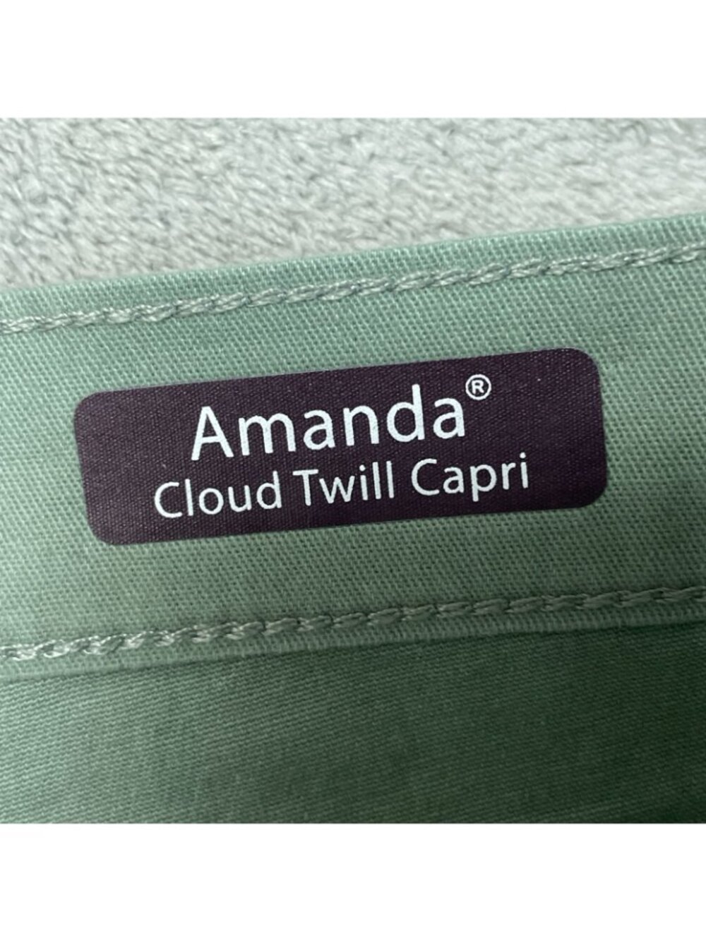 NWT Gloria Vanderbilt Women's 14 Green Amanda Cloud Twill Capri Pants C0563 - Picture 11 of 14